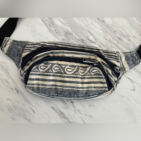 Roxy Fanny Pack - Picture 1 of 4